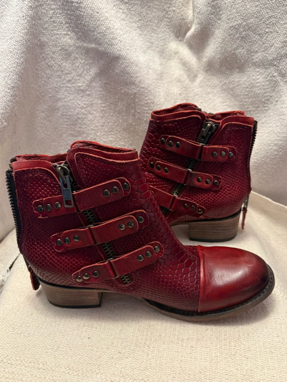 Freebird Red Grecko Textured Ankle Booties with Strap Details size 10